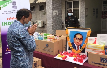 Amrit Mahotsav Commemorating Mahaparinirvan Diwas, High Commissioner paid tribute to Dr. Babasaheb Ambedkar & donated medicines & health supplies to 37 Military Hospital in Accra